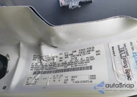 2011 Ford E-350 Super Duty Xl из США, поврежденный, VIN 1FBSS3BL5BDB09954